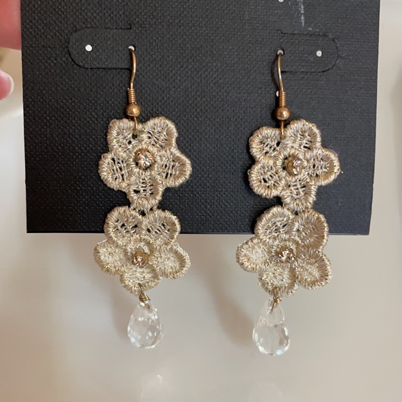 Cookie Lee Earrings - Picture 2 of 4